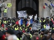 "Желтые жилеты" продолжают протесты в Париже: 85 участников акции задержаны