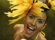 Джамала показала тело в мини-бикини на балконе