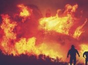 Пожарные не могут добраться к месту происшествия из-за непрекращающихся обстрелов