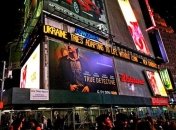 Таймс-сквер засветилась огромной надписью об Украине