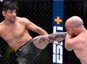 Боец ММА нокаутировал соперника ударом коленом в корпус (видео)