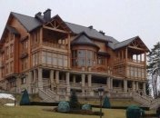 В “Межигорье” находились 3 автомобиля из киностудии Довженко