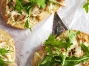 Вкусные брускетты из минимума ингредиентов