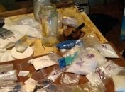 Харьковские полицейские разоблачили Интернет-магазин, торговавший наркотиками (Фото)