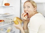 Медики назвали продукты, которые усиливают чувство голода