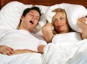 Храп может привести к гипертонии у партнера