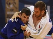 Grand Slam в Баку: у Эгутидзе из кимоно выпал запрещенный предмет (Видео)