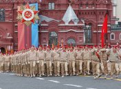 Микита Нагорний очолював колону Юнармії на військовому параді у Москві