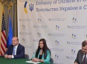 Сенатор США просит Трампа согласовать предоставление Украине летального оружия
