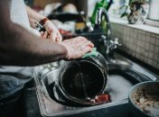 Для мытья посуды иногда не нужны моющие