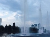 В Киеве на Русановском канале заработали фонтаны