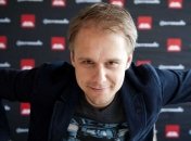 Armin van Buuren представил новый сингл "Hands to Heaven"