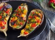 Фаршированные баклажаны в духовке: 3 необычных начинки
