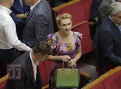 Новая Юля? "Слуга народа" удивила новым образом в Раде (фото)