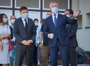 Посетил новый перинатальный центр и поздравил первую роженицу: Зеленский прибыл на Буковину