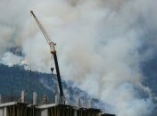 Более 400 человек продолжают тушить пожар в Ялтинском заповеднике