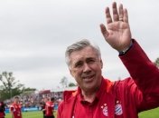 Алонсо и Анчелотти устроили с игроками "Реала" теплую встречу в раздевалке (Видео)