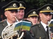 Военные оркестры сыграют в украинских аэропортах в честь "киборгов"