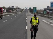 Covid-19: еще одна страна смягчает карантин 