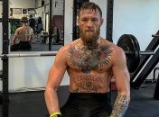 Макгрегор провел выставочный боксерский бой (Видео)