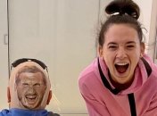 Защитник "Шахтера" подослал к жене капитана "Динамо" карлика (видео)