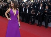 48-летняя Сальма Хайек снялась топлесс в фотосессии 