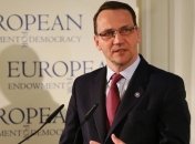 Сикорский: Польша сделала для Украины уже много, "но есть предел"