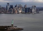 В Нью-Йорке возобновился доступ посетителей на Статую Свободы