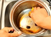 Домашній засіб для чищення підходить для брудної і жирної поверхні