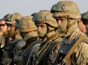 Пребывая в Словакии Муженко посетил раненых украинских бойцов