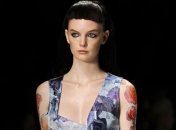 Форма женских бровей влияет на уровень женственности