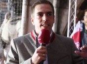 Легендарный футболист "Баварии" взял интервью у Меркель