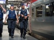 Лидеры США и Франции обсудили стрельбу в поезде Амстердам - Париж