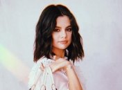 Полностью восстановилась: Селена Гомес снялась для рекламы сумок 