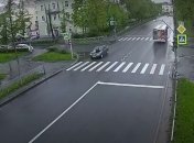 В России женщина 8 километров "катала" пассажира необычным способом (видео)