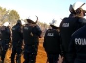 Кордон поліції на лінії розмежування, відео від 9 листопада