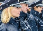 Яценюк поздравил патрульных полицейских Днепропетровска