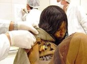 Археологи нашли девочку, пролежавшую во льдах 500 лет (Видео)