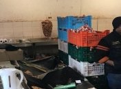 Операция "Мигрант": в Киеве пресекли работу цеха по производству шаурмы