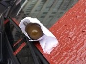 У Харкові на двірниках іномарки знайшли гранату (Фото)