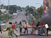 В Конго на улицах горят шины