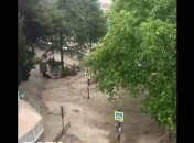 Море повсюду: Ялту эвакуируют из-за масштабного потопа