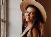 Анна Седокова обескуражила снимком в купальнике