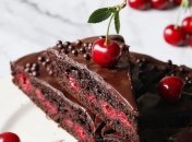 Шоколад и вишня – постный пирог для гурманов