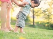 Как научить ребенка ходить: 4 простых и эффективных упражнения