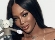 Модель Наоми Кэмпбелл показала свою прическу без парика