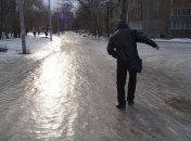 Жителей Киева предупреждают о гололедице на дорогах