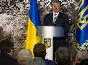 Порошенко: В Украине многие путают демократию с махновщиной