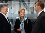 Порошенко и новый посол ФРГ обсудили актуальное развитие ситуации на Донбассе 