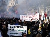 Опрос: что думают французы о массовых забастовках в стране